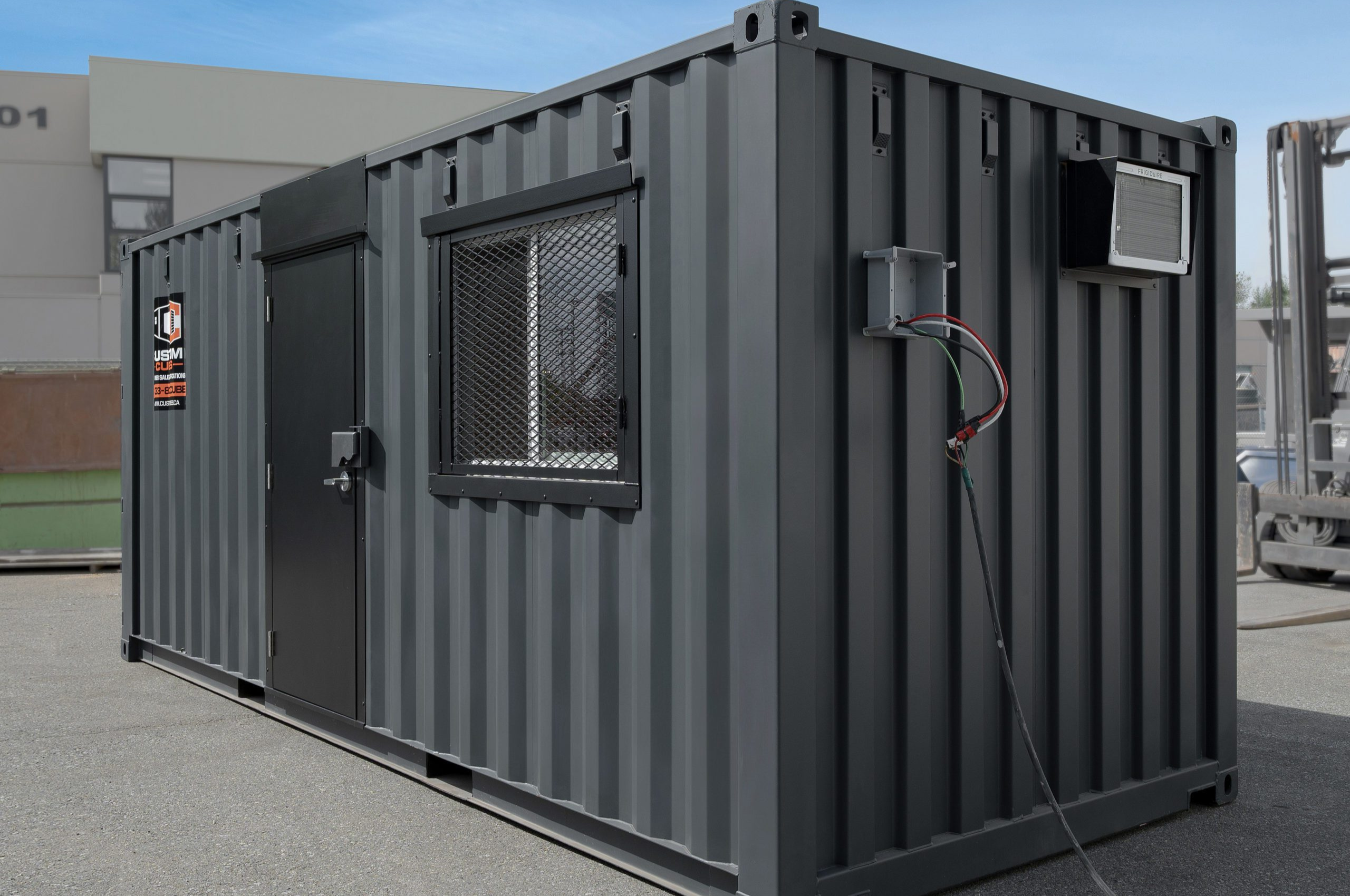 20’ Plywood Office - Custom Cubes