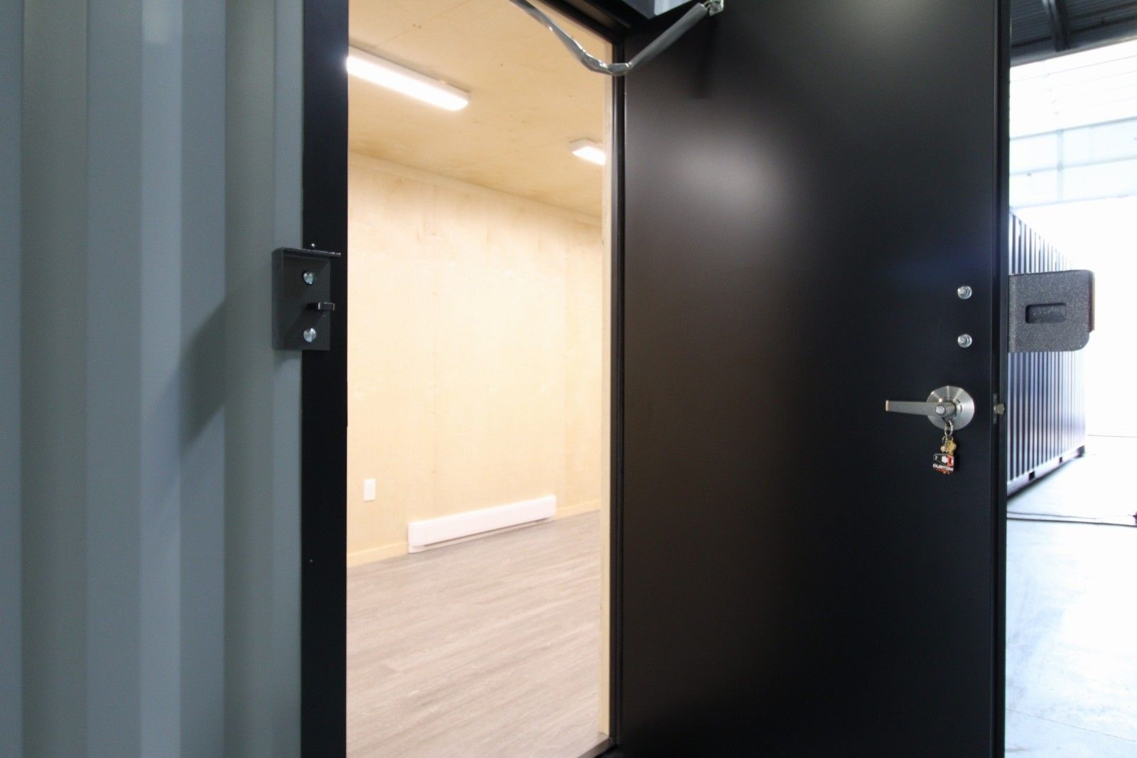 40′ Plywood Office - Custom Cubes