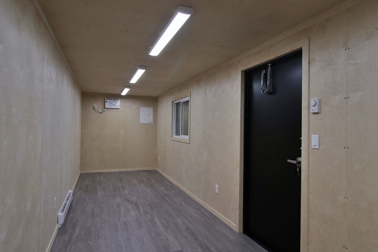 40′ Plywood Office - Custom Cubes