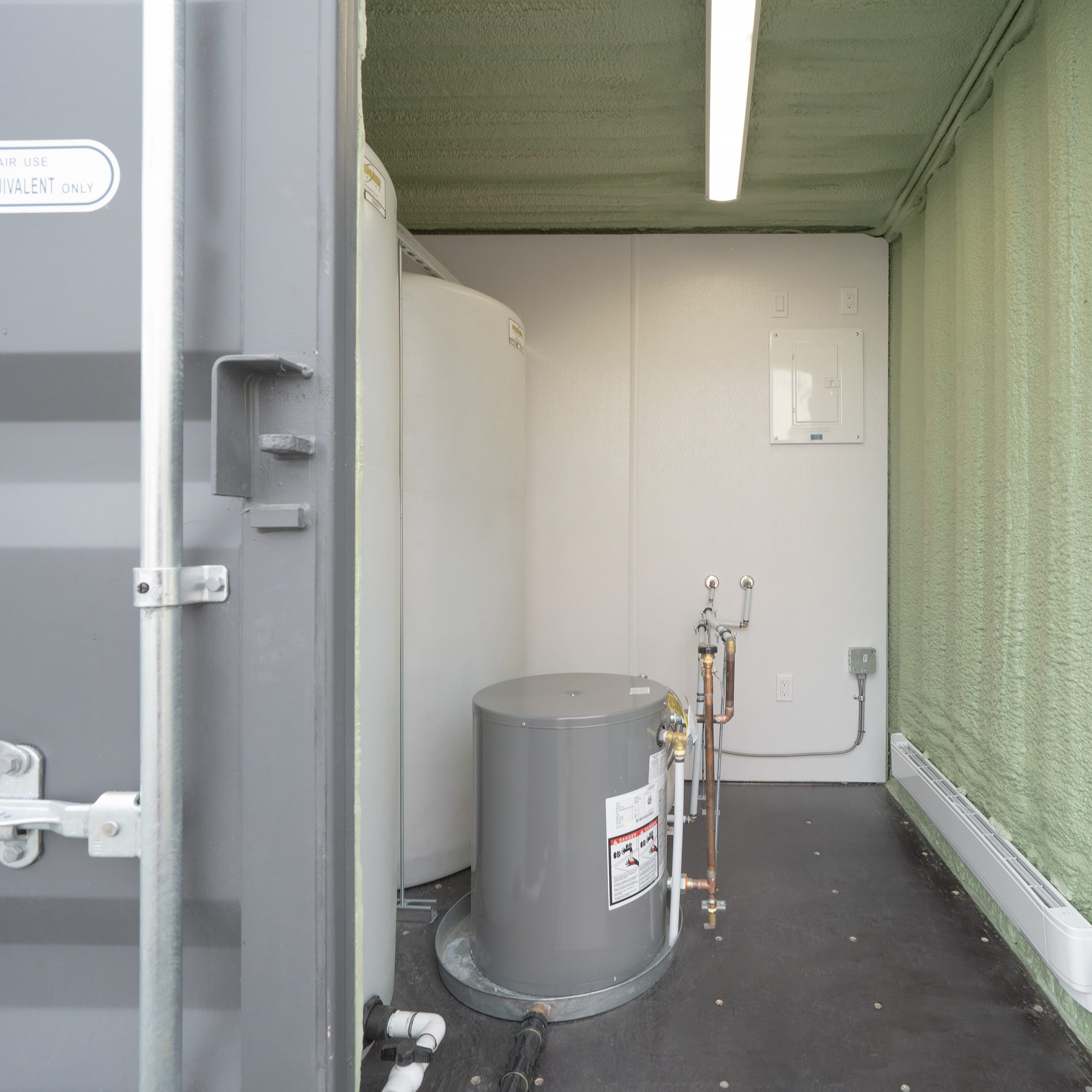 20’ Two Stall Washroom – Self Contained - Custom Cubes