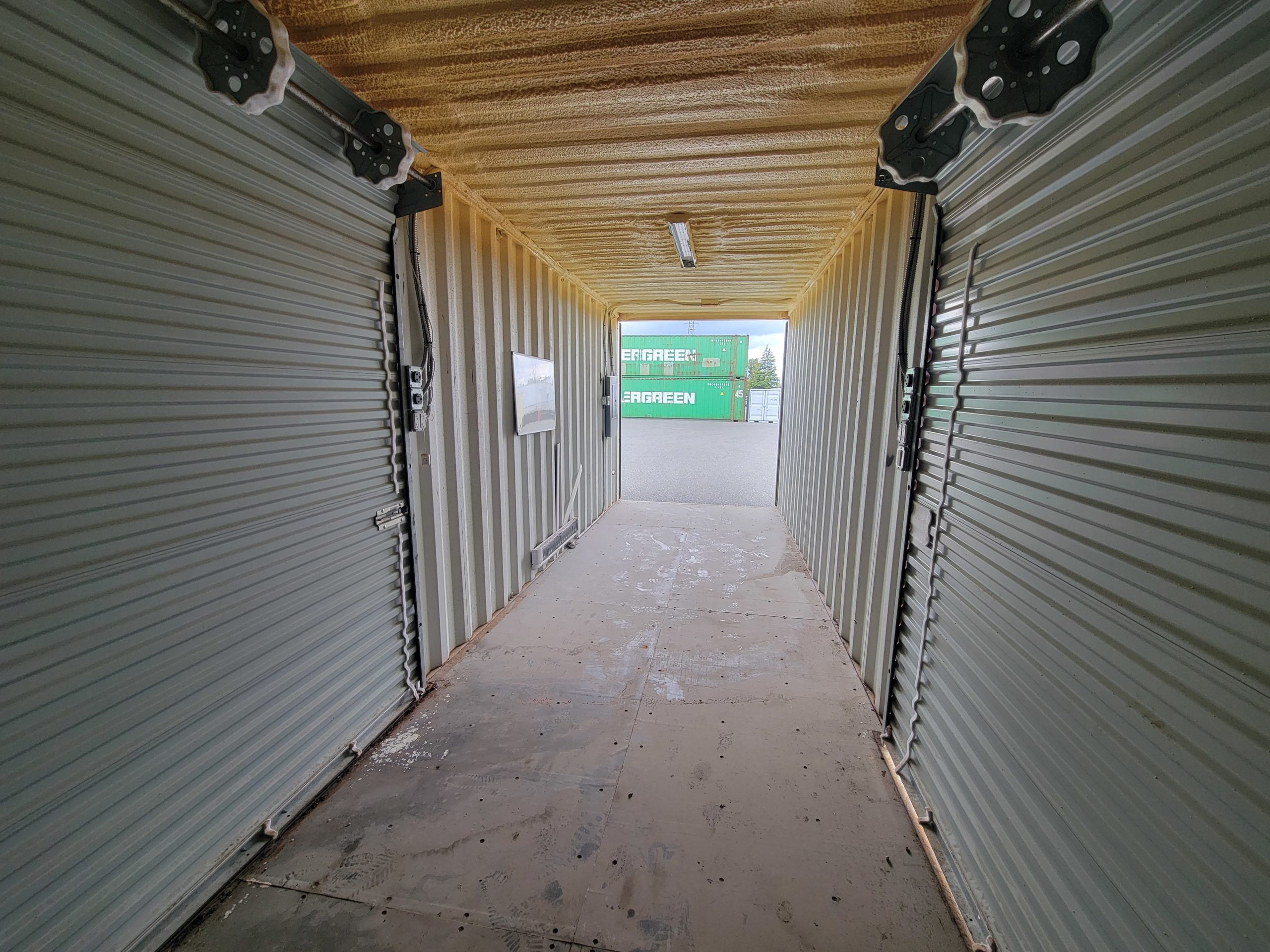 40’HC w/ Roll up doors on side, Insulated & electrical - Custom Cubes