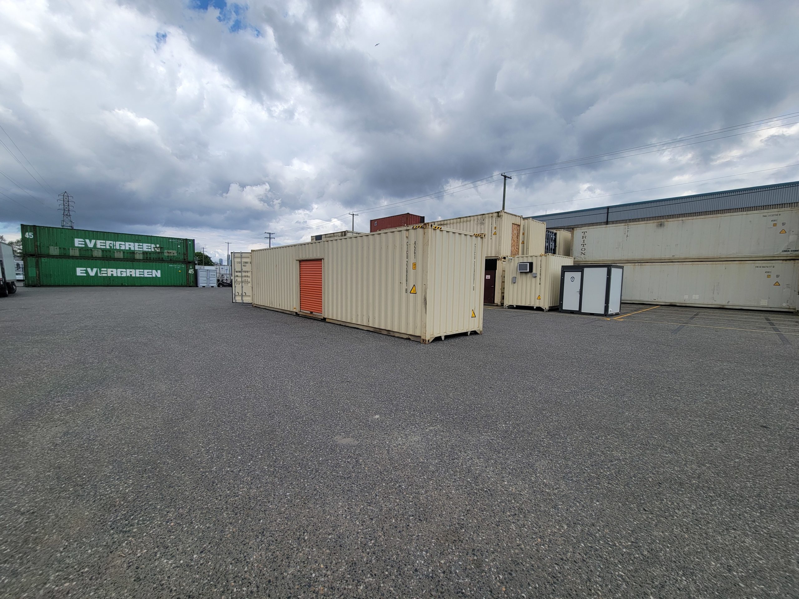 40’HC w/ Roll up doors on side, Insulated & electrical - Custom Cubes