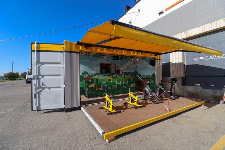 20′ w/ Battery operated drop down wall