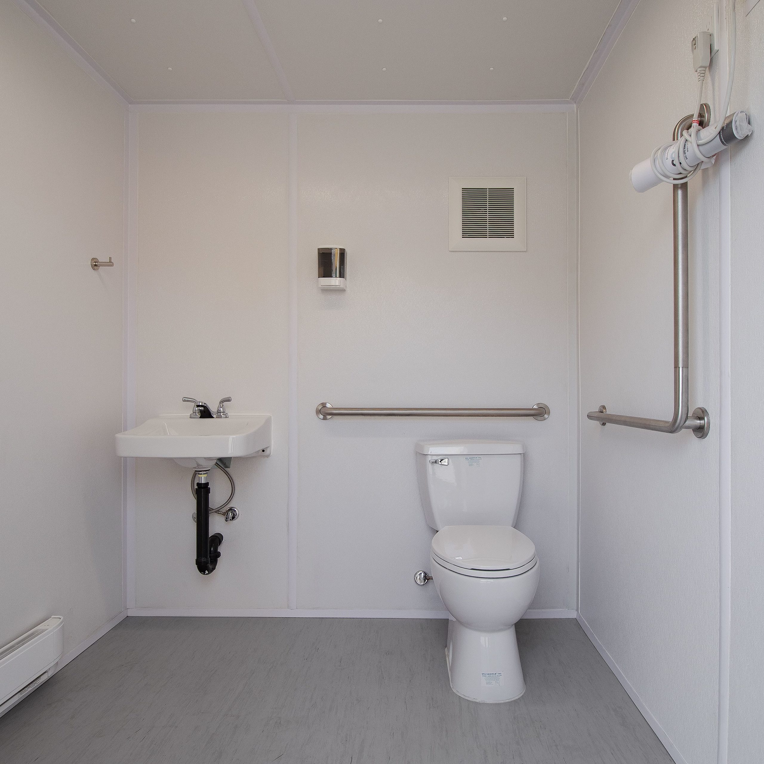 10’ Accessible Single Stall Washroom – Service Connected - Custom Cubes