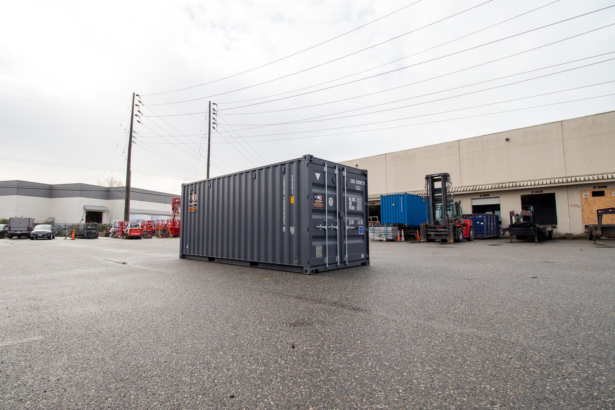 20’ New (1-trip) with side panel DMG - Custom Cubes