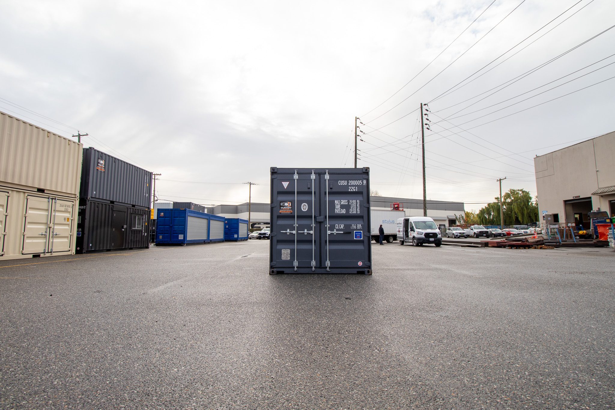 20’ New (1-trip) with side panel DMG - Custom Cubes