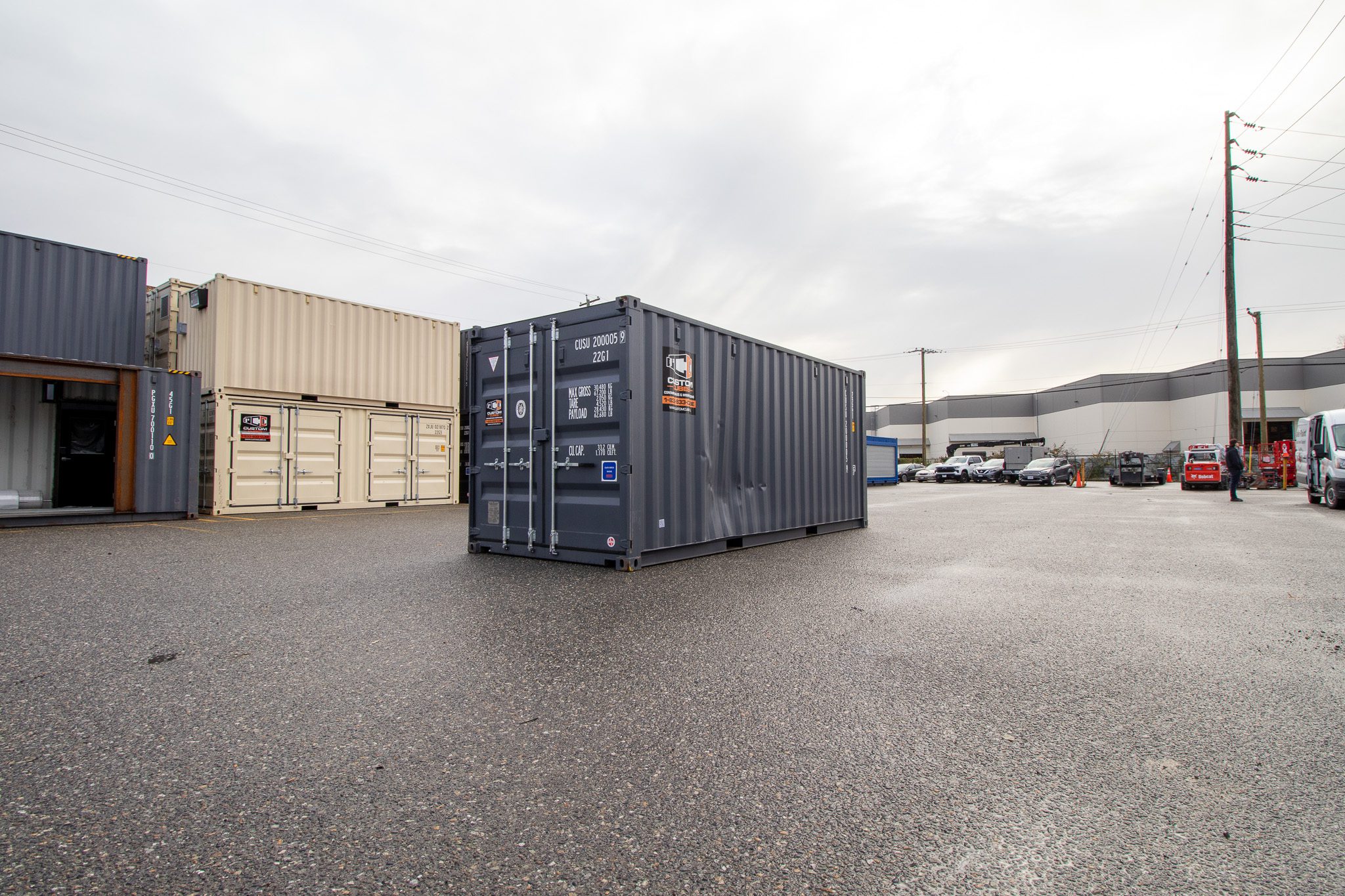 20’ New (1-trip) with side panel DMG - Custom Cubes