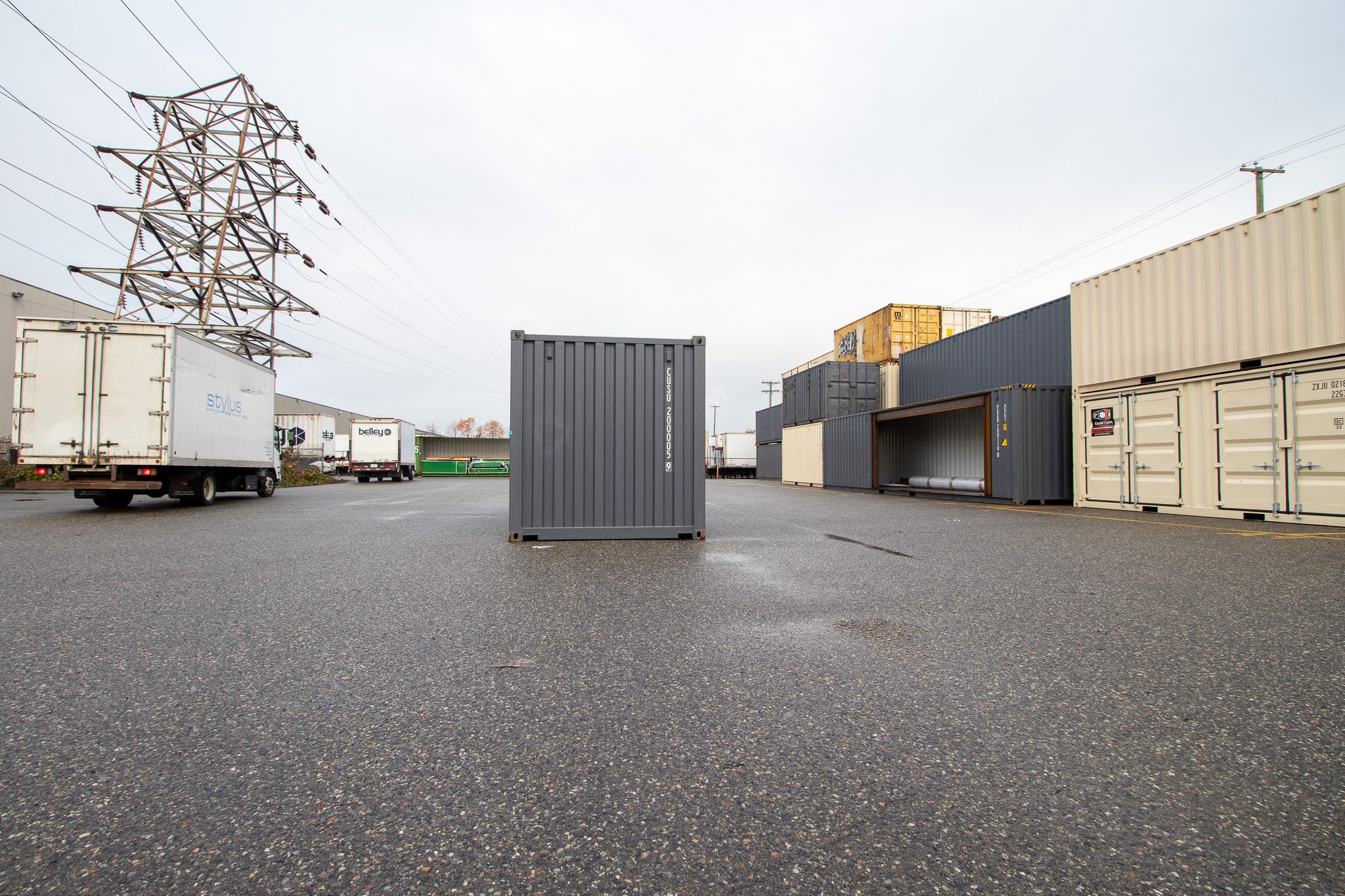 20’ New (1-trip) with side panel DMG - Custom Cubes