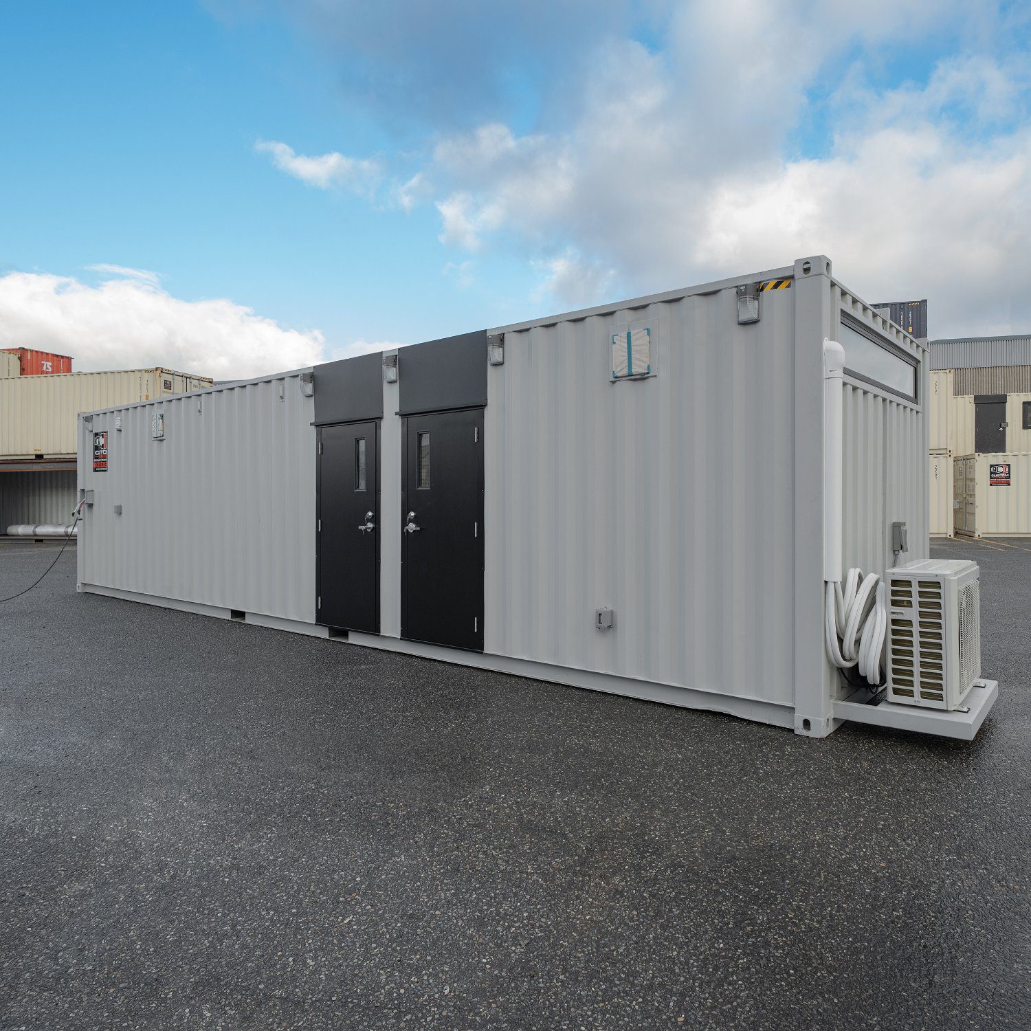 40’ x 10’ SALES CENTRE - Custom Cubes