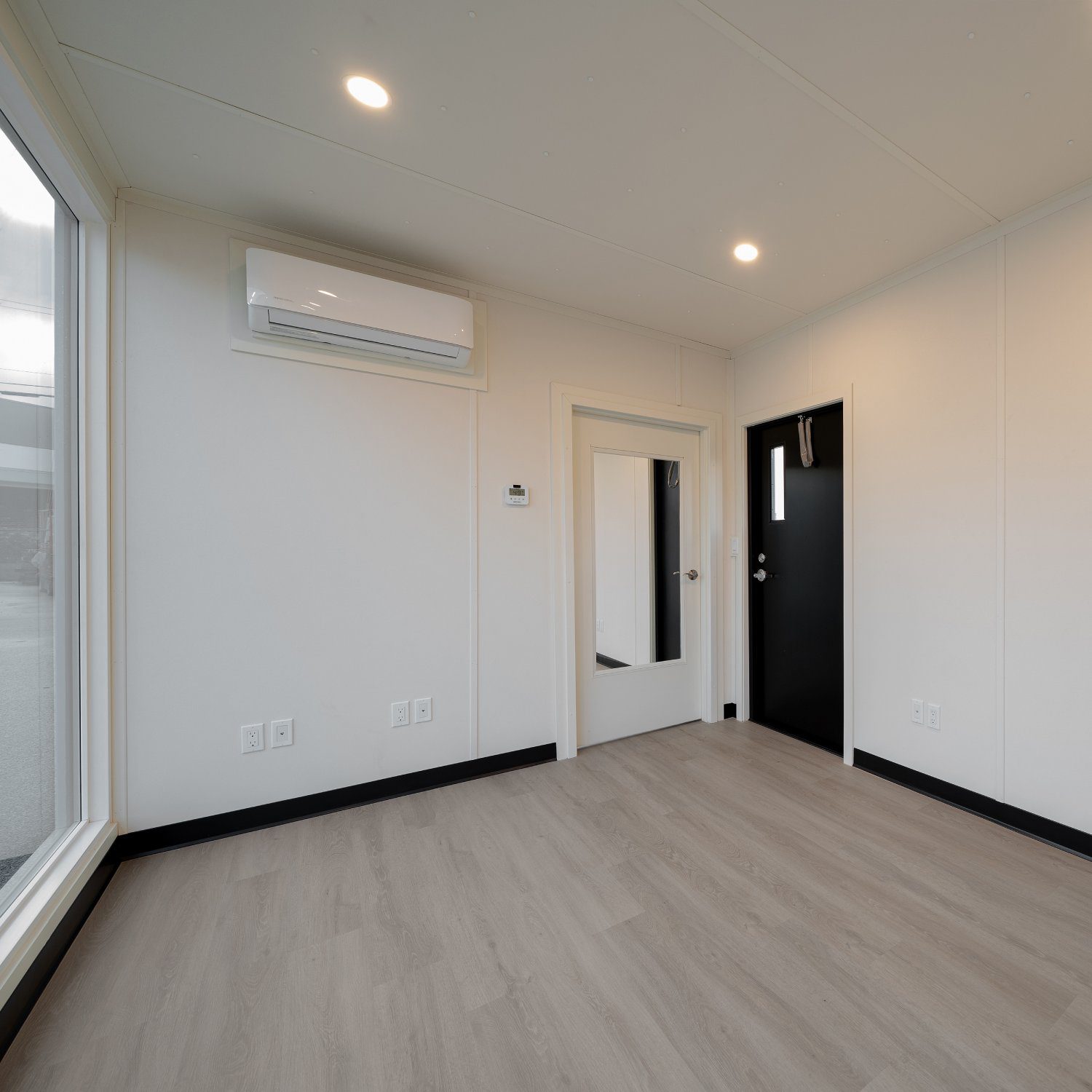 40’ x 10’ SALES CENTRE - Custom Cubes