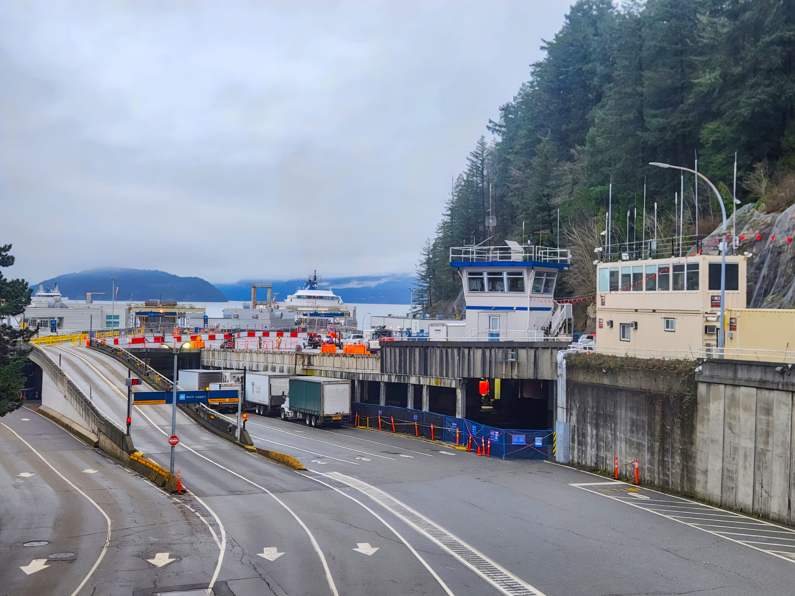 TWO-LEVEL OPERATIONS & STAFF FACILITY – HORSESHOE BAY FERRY TERMINAL - Custom Cubes