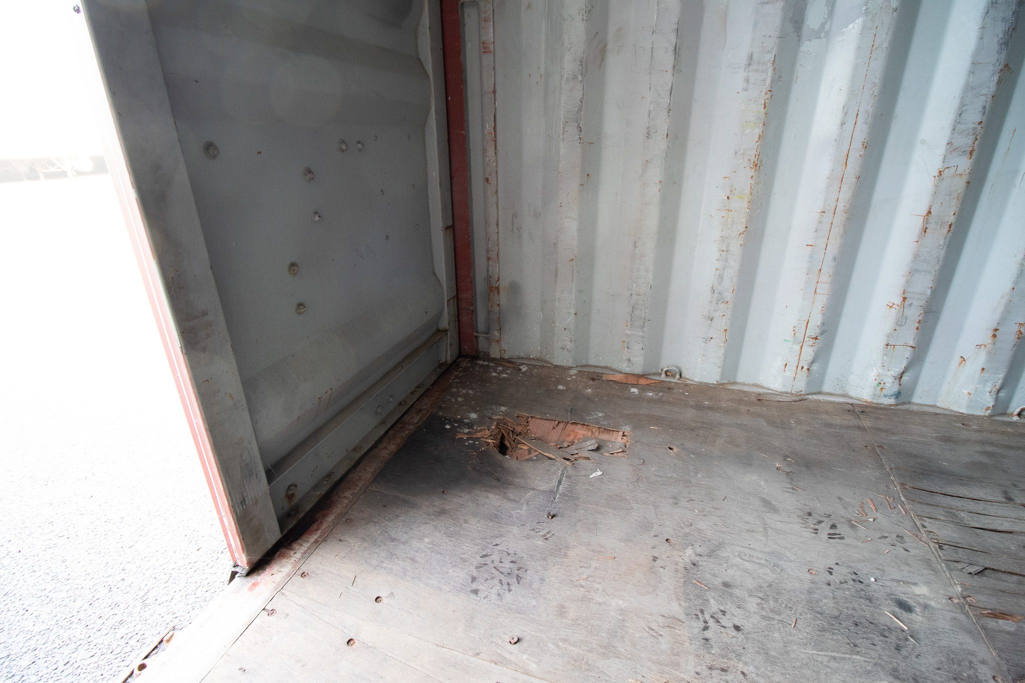 40′ HC Used Container w/ floor DMG - Custom Cubes